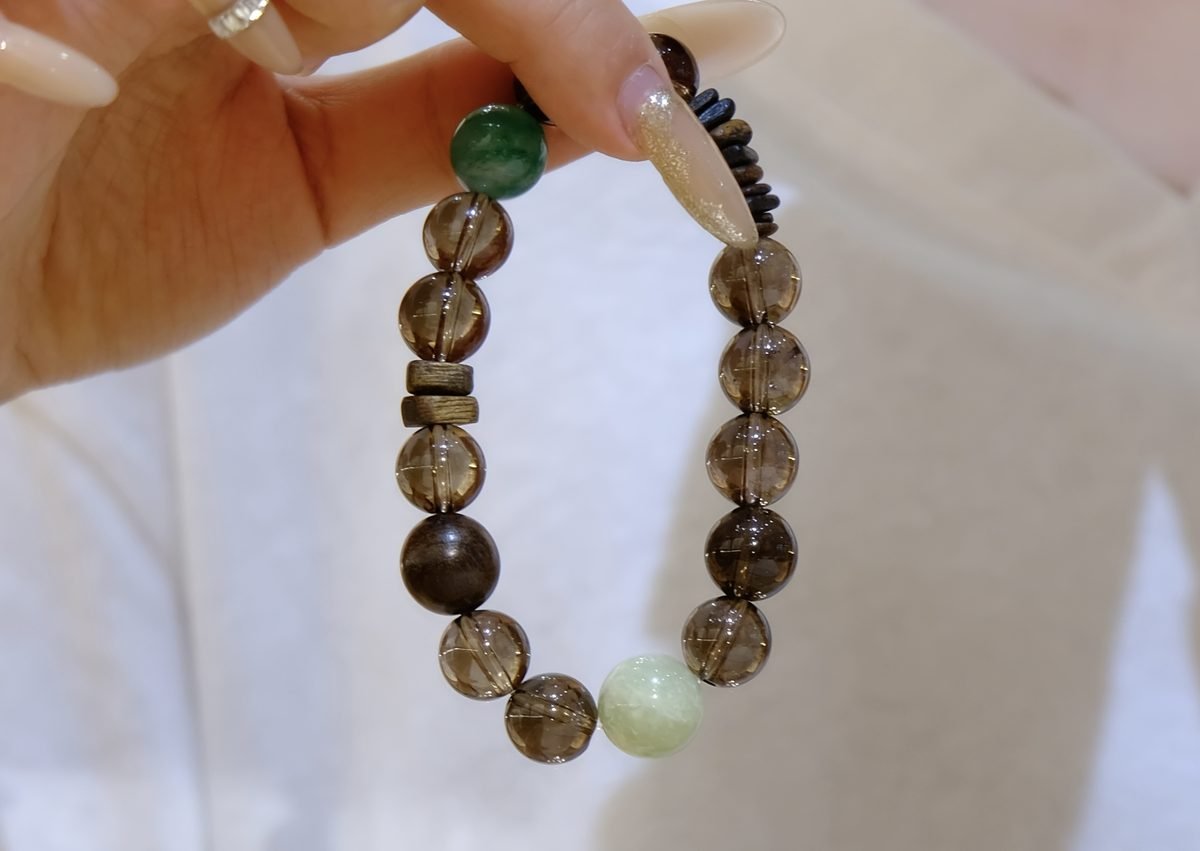 10mm 7 Chakra Balancing Bracelet with Smoky Quartz & Agarwood — Ref. 00049