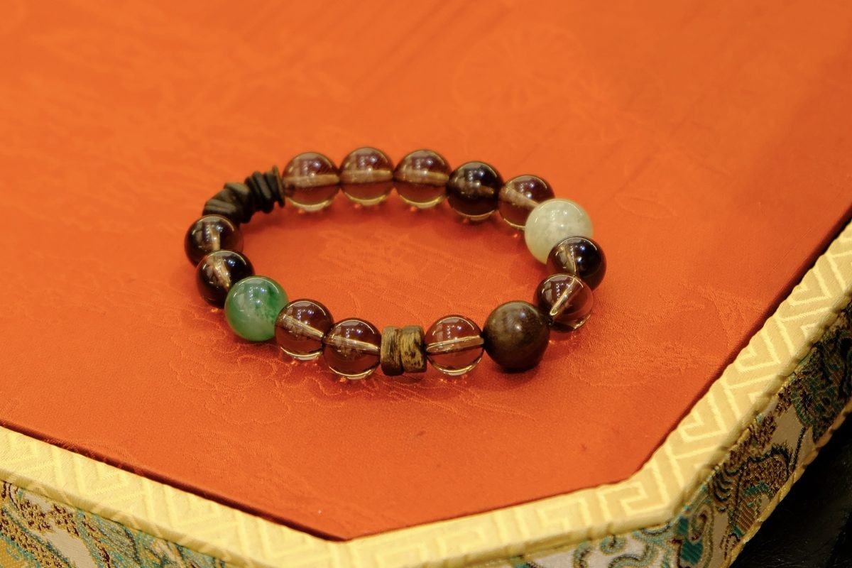 10mm 7 Chakra Balancing Bracelet with Smoky Quartz & Agarwood — Ref. 00049 - Image 3