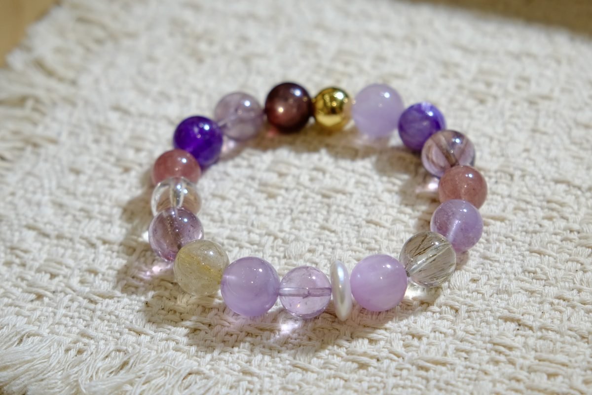11mm 7 Chakra Balancing Bracelet with Amethyst & Clear Quartz