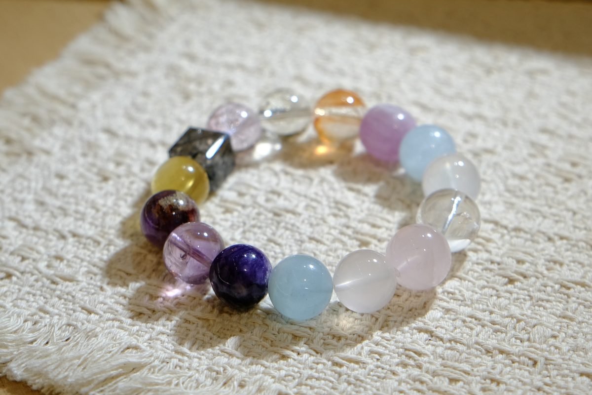 13mm 7 Chakra Balancing Bracelet with Amethyst & Fluorite