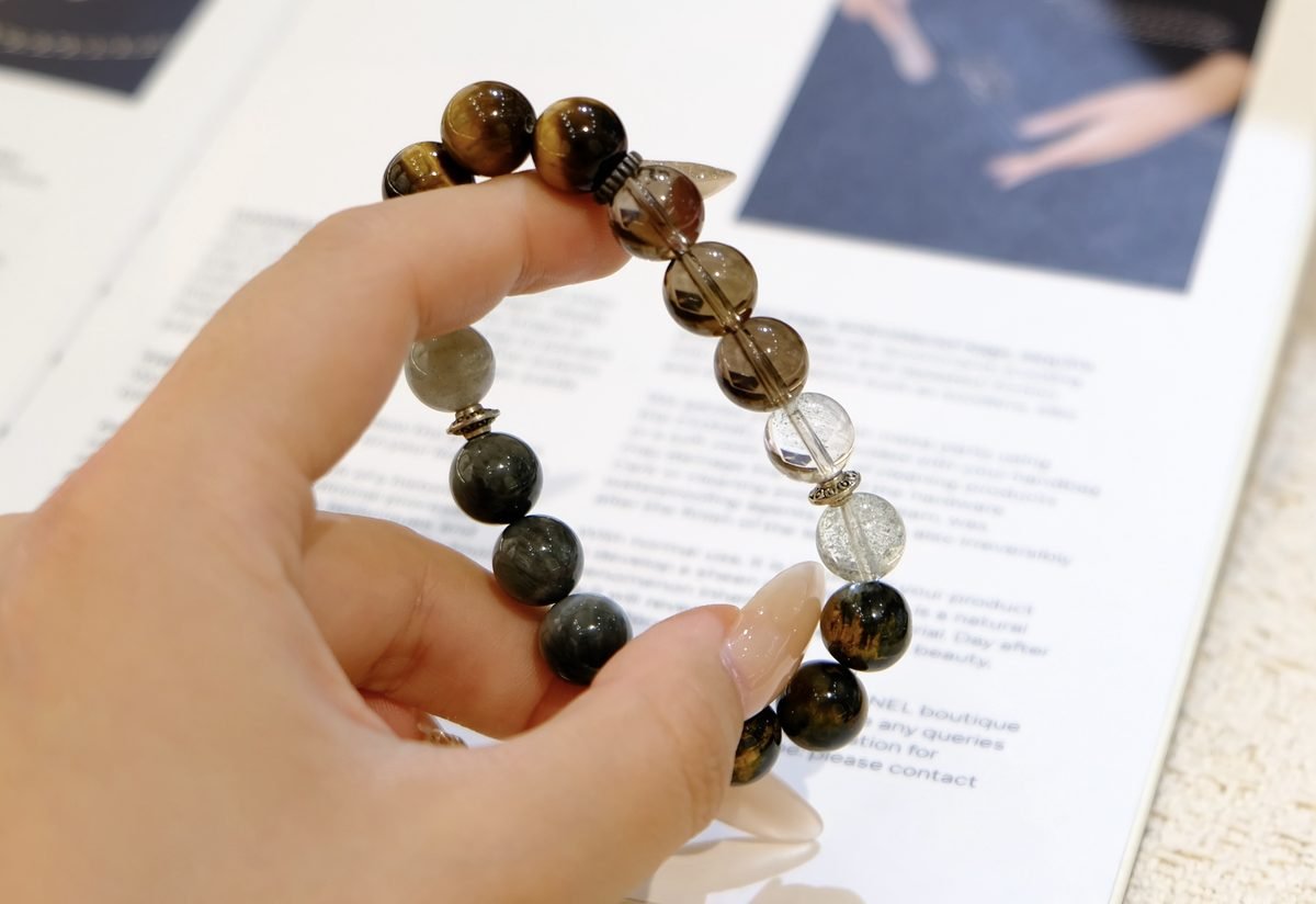 10mm 7 Chakra Balancing Bracelet with Rainbow Moonstone & Smoky Quartz - Image 4