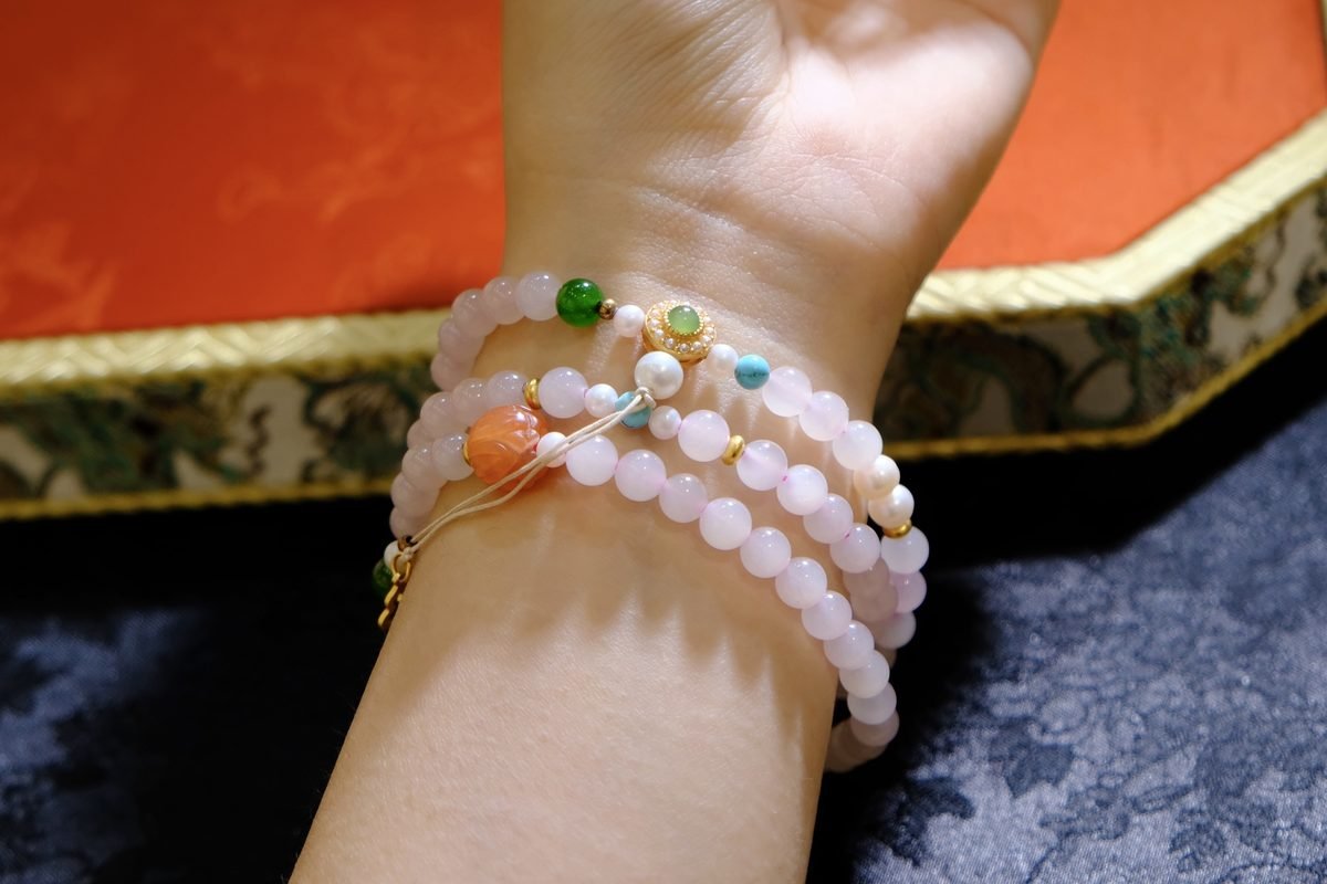 6mm 7 Chakra Balancing Bracelet with Jade & Red Agate - Image 5
