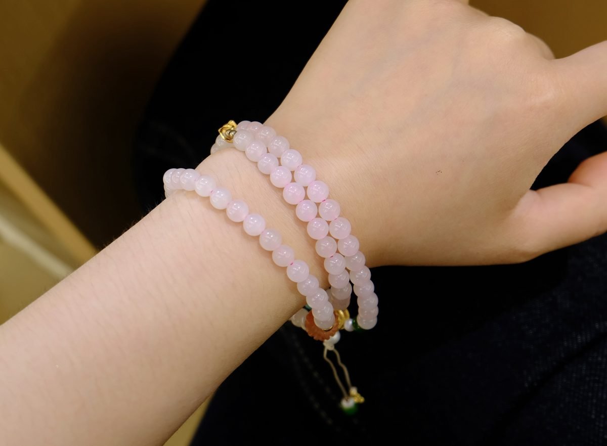 6mm 7 Chakra Balancing Bracelet with Jade & Red Agate - Image 6