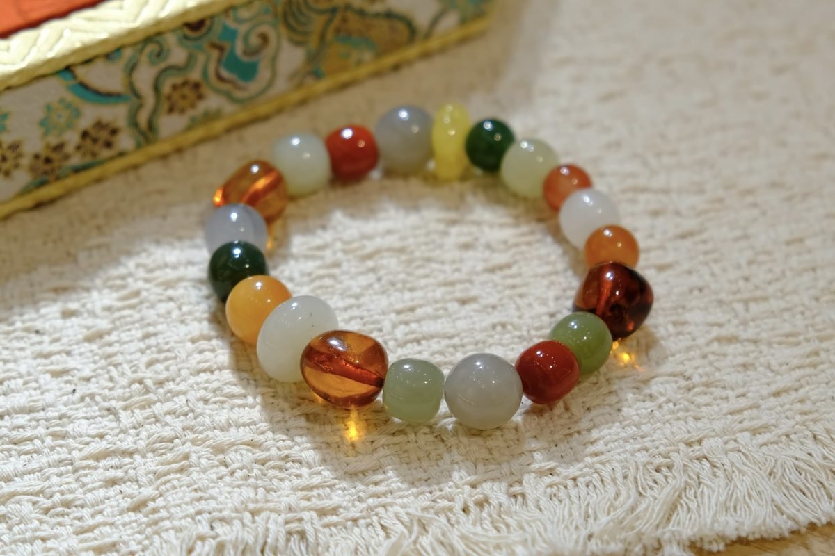 11mm 7 Chakra Balancing Bracelet with Jade & Red Agate - Image 5
