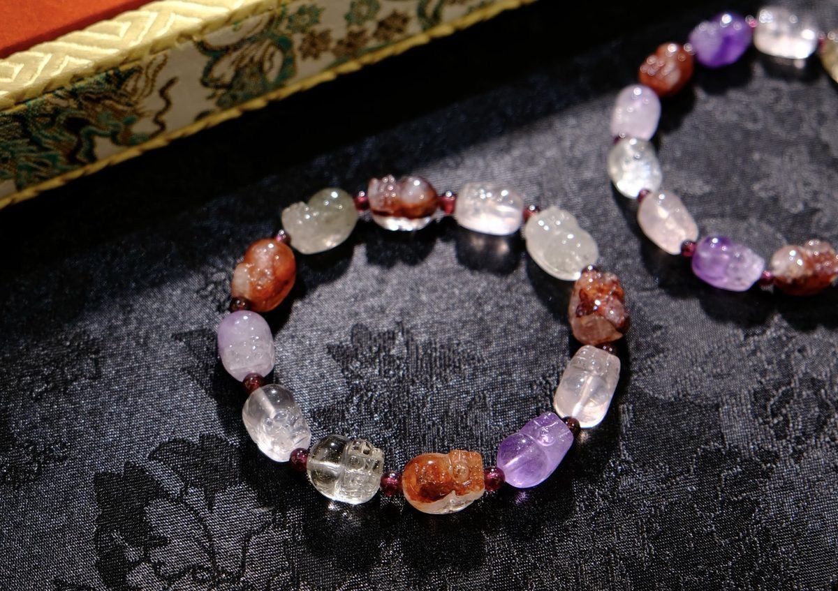 8mm 7 Chakra Balancing Bracelet with Rose Quartz & Amethyst — Ref. 00333 - Image 4