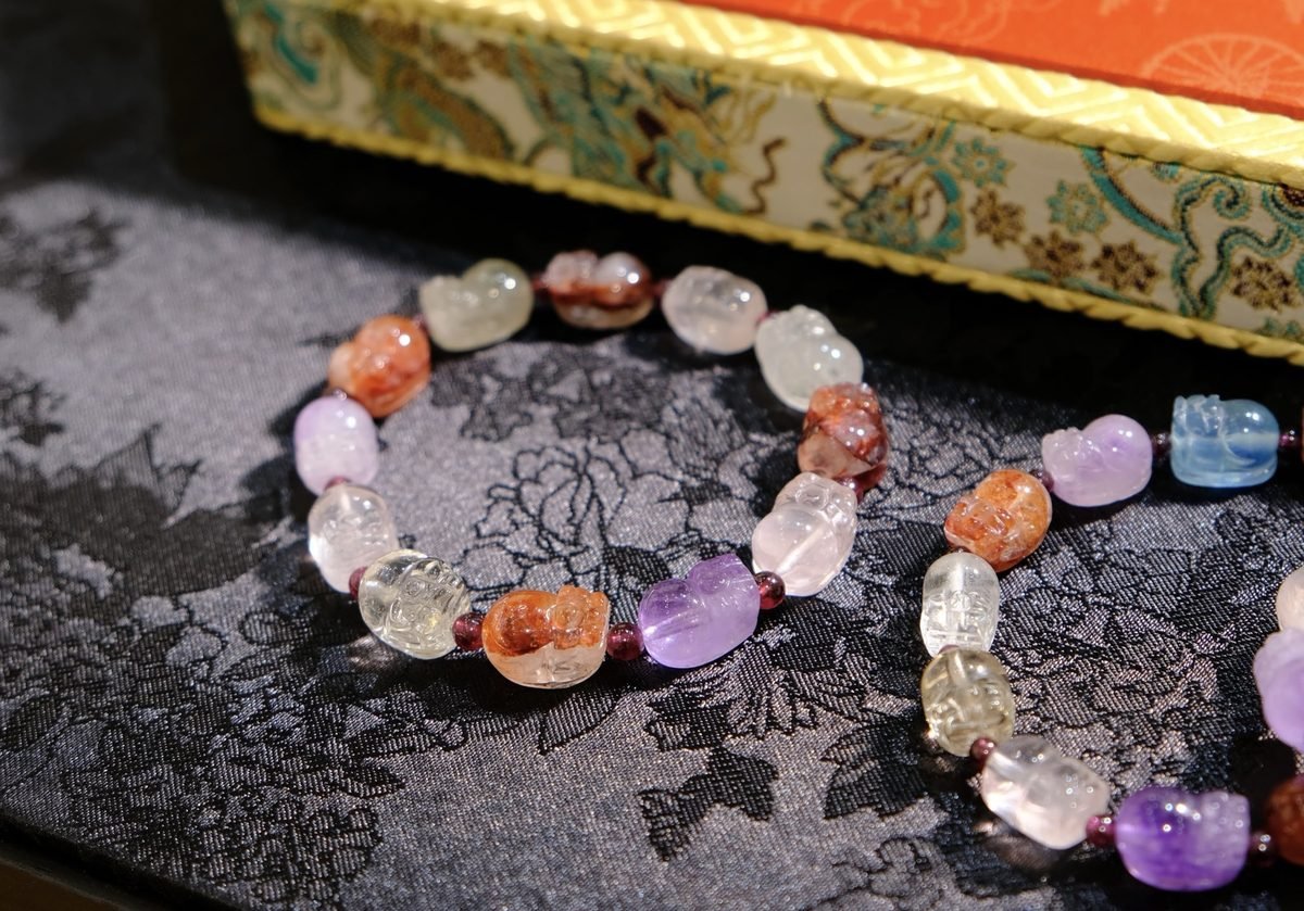 8mm 7 Chakra Balancing Bracelet with Rose Quartz & Amethyst — Ref. 00333 - Image 5