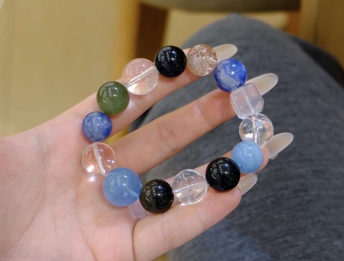16mm 7 Chakra Balancing Bracelet with Clear Quartz & Aquamarine - Image 4