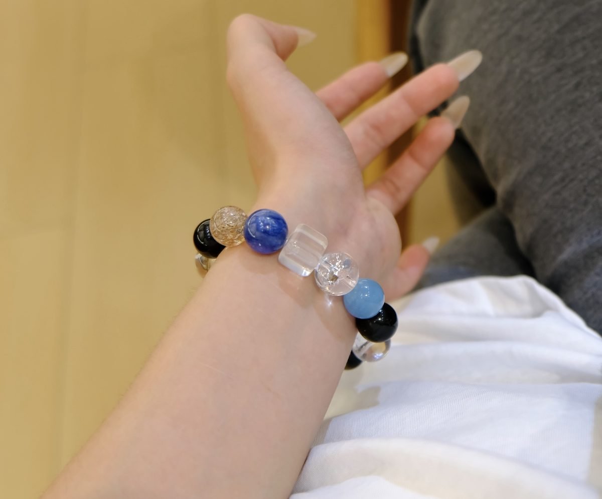 16mm 7 Chakra Balancing Bracelet with Clear Quartz & Aquamarine - Image 5