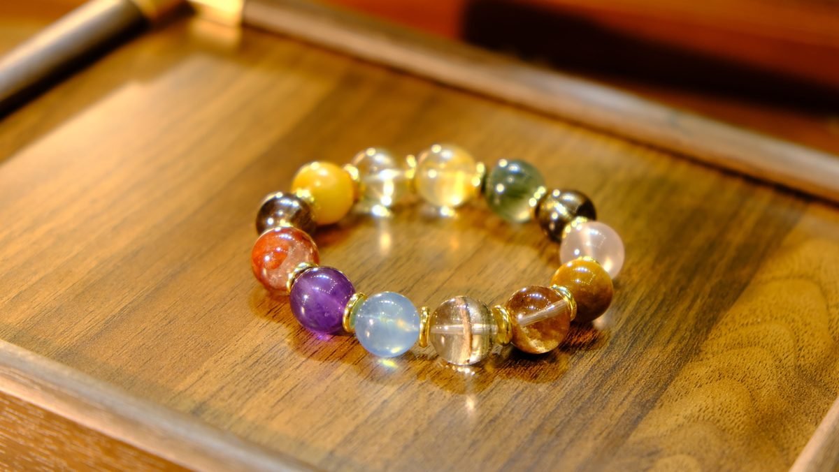 13mm 7 Chakra Balancing Bracelet with Rose Quartz & Amethyst — Ref. 00694