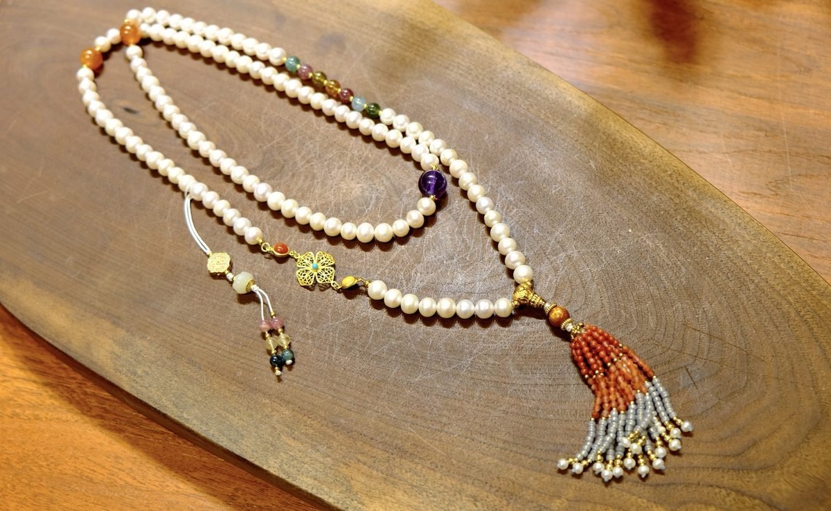 7mm 7 Chakra Balancing Bracelet with Freshwater Pearl & Amethyst