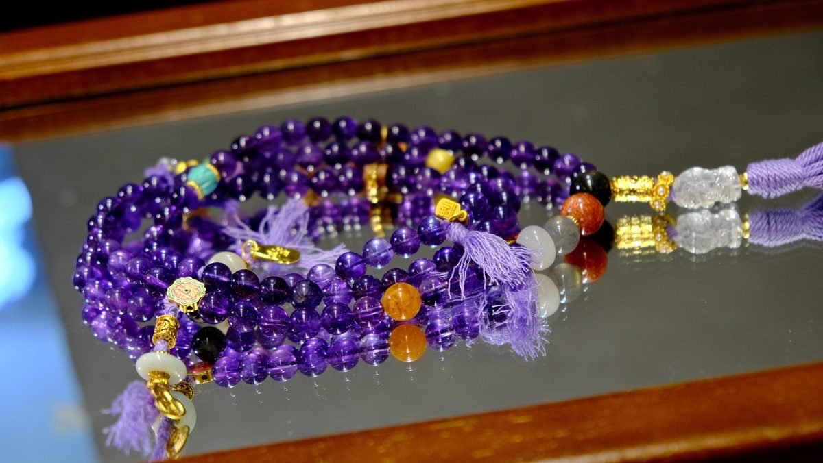 8-9mm 7 Chakra Balancing Bracelet with Amethyst & Rainbow Moonstone