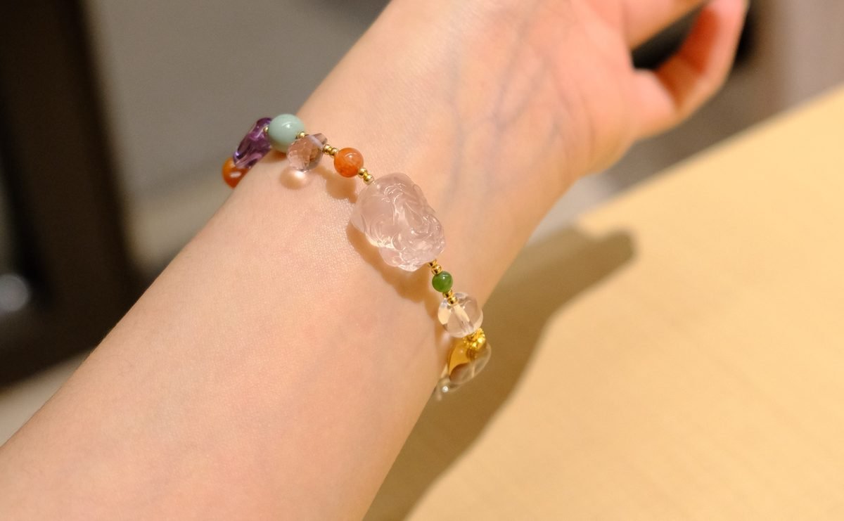 8-12mm 7 Chakra Balancing Bracelet with Rose Quartz & Amethyst - Image 4