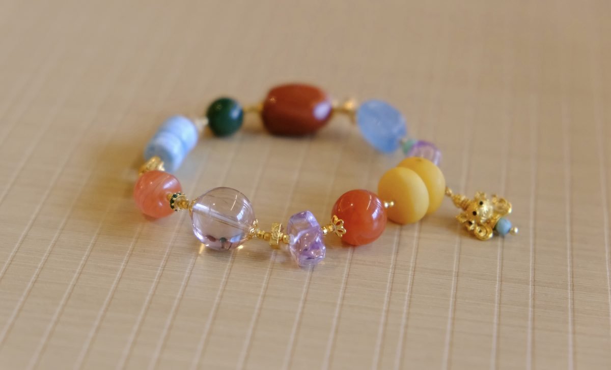 10-12mm 7 Chakra Balancing Bracelet with Amethyst & Larimar