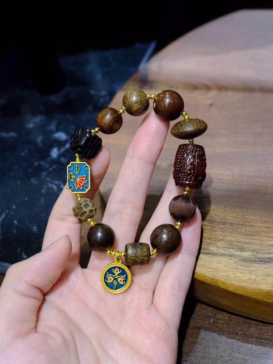 10-15mm 7 Chakra Balancing Bracelet with Agarwood