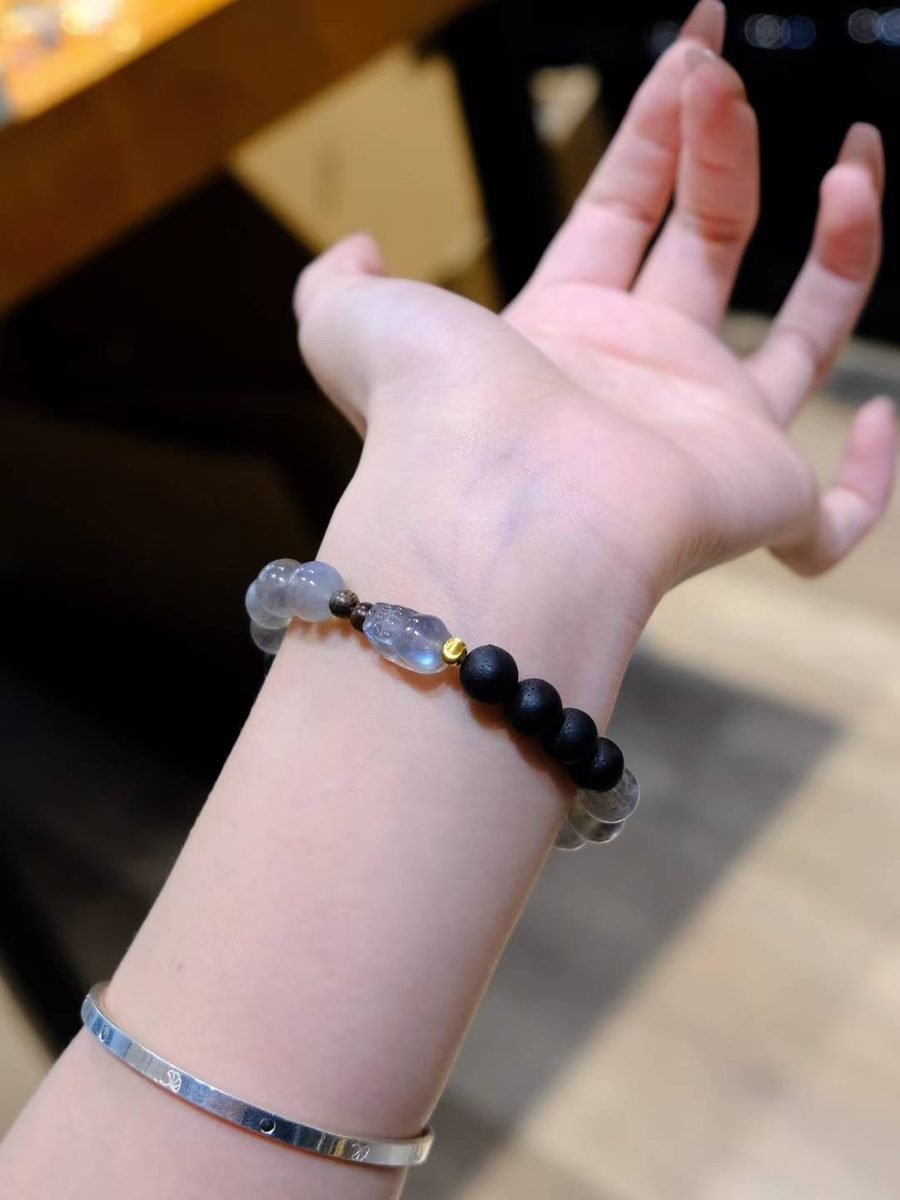 Rainbow Moonstone Bracelet — Ref. 01789 - Image 5