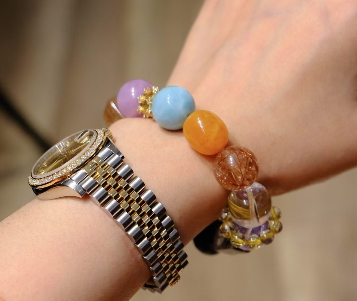 13mm 7 Chakra Balancing Bracelet with Rose Quartz & Amethyst — Ref. 02338 - Image 2