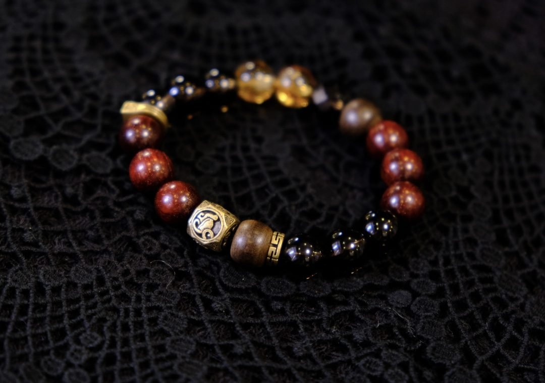 10mm 7 Chakra Balancing Bracelet with Smoky Quartz & Agarwood — Ref. 02881