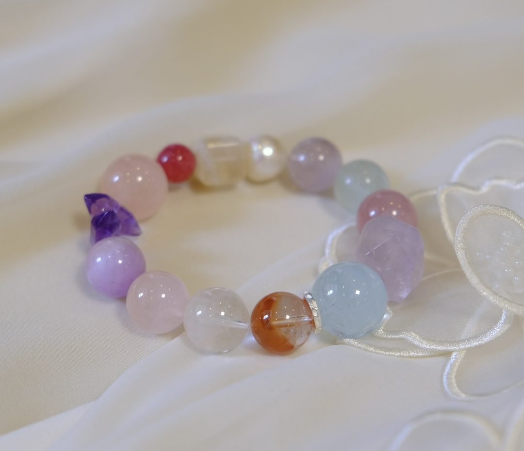 Ice-Crystal 7 Chakra Balancing Bracelet with Rose Quartz & Amethyst - Image 4