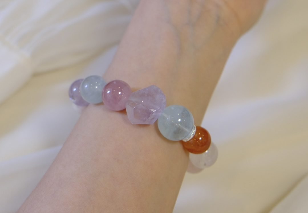 Ice-Crystal 7 Chakra Balancing Bracelet with Rose Quartz & Amethyst - Image 6